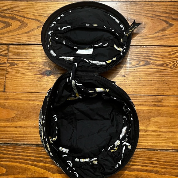 Vera Bradley Yellow Bird pattern 5-item set with hanging bag and more! - Picture 11 of 15